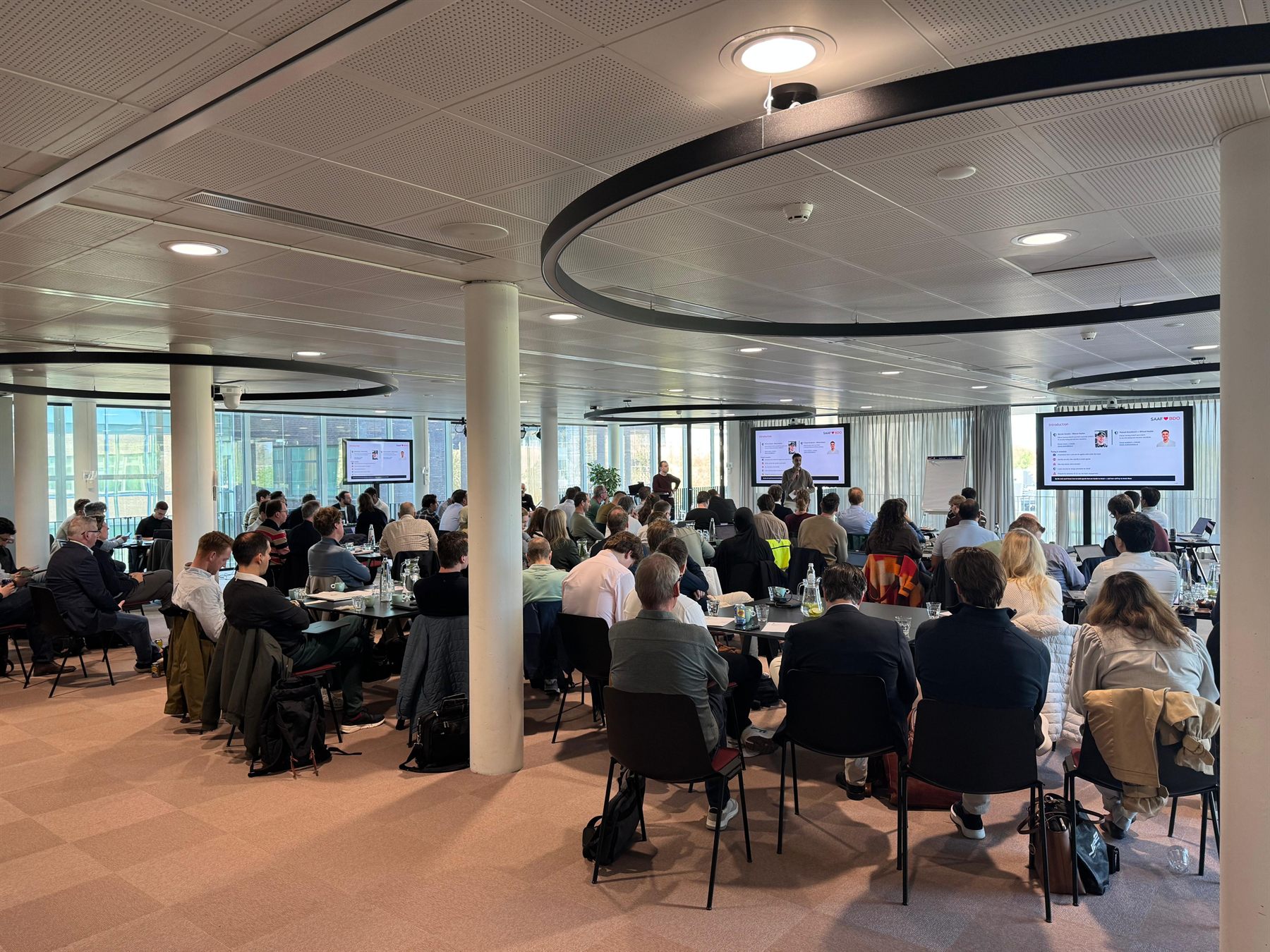 De volle zaal bij Wolters Kluwer tijdens de SAAF-workshop